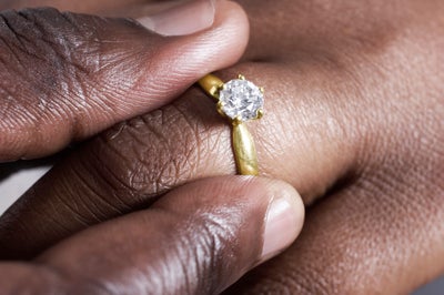Should You Ditch Your Engagement Ring For a Job Interview? A New Study Says Yes