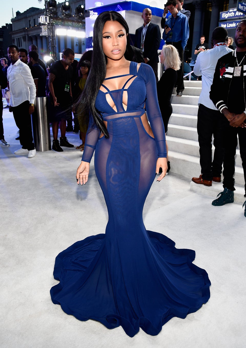 Nicki Minaj Won the VMA Red Carpet in Fab Flowing Navy Gown