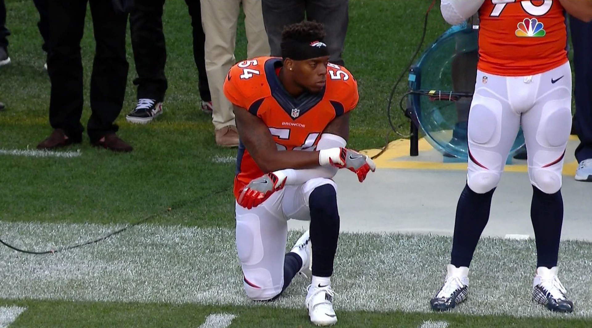 Protest Players: Here Are All The Athletes Who Took A Knee On NFL Kickoff Sunday