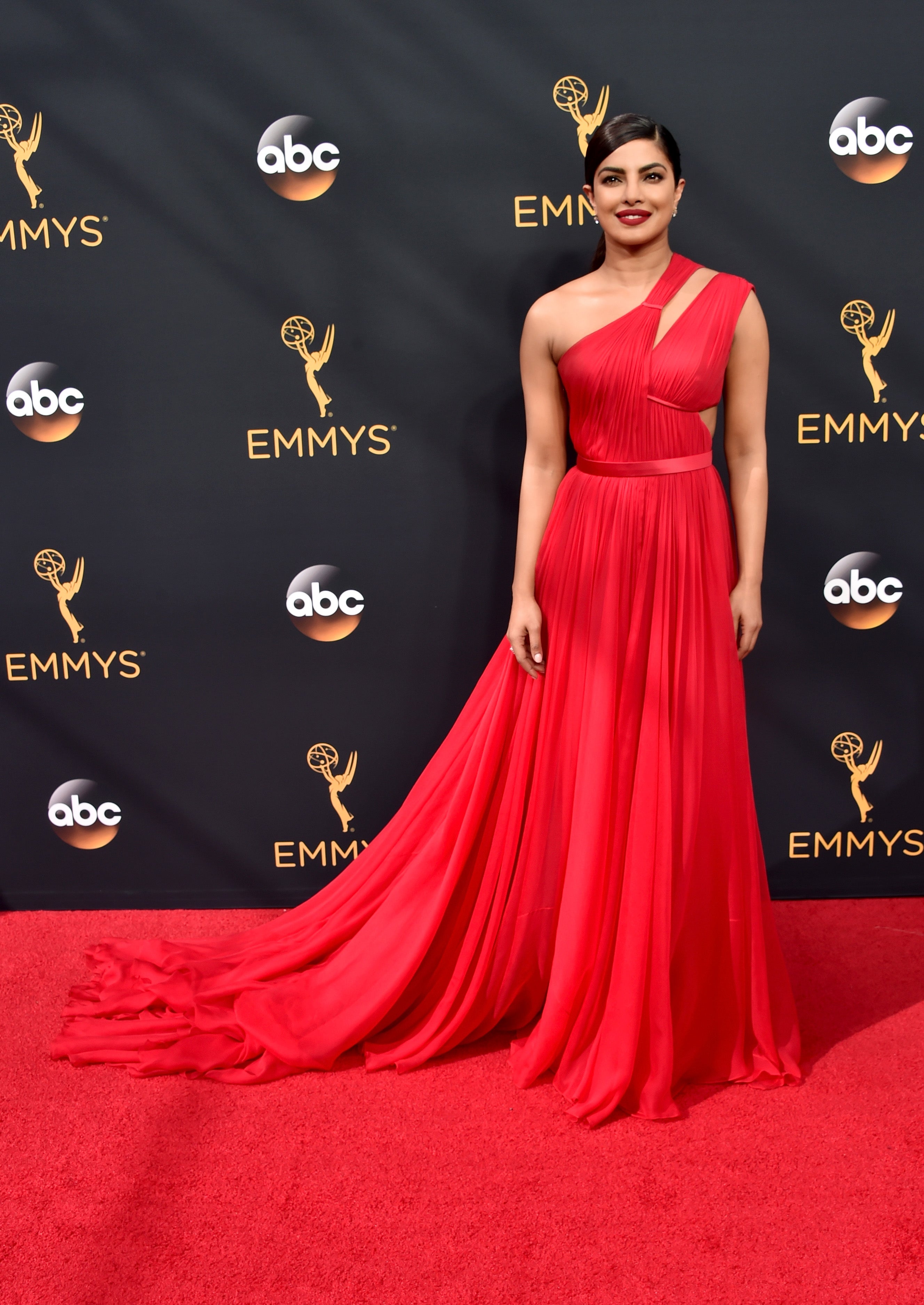 The 2016 Emmys Red Carpet is On Another Level
