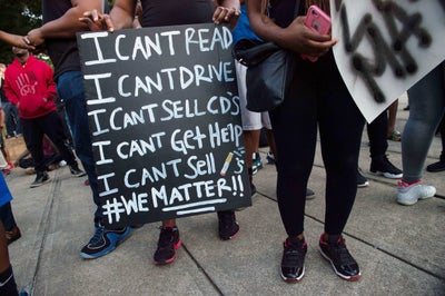 44 Harrowing Photos That Show The Pain and Hope Of The Charlotte Protests