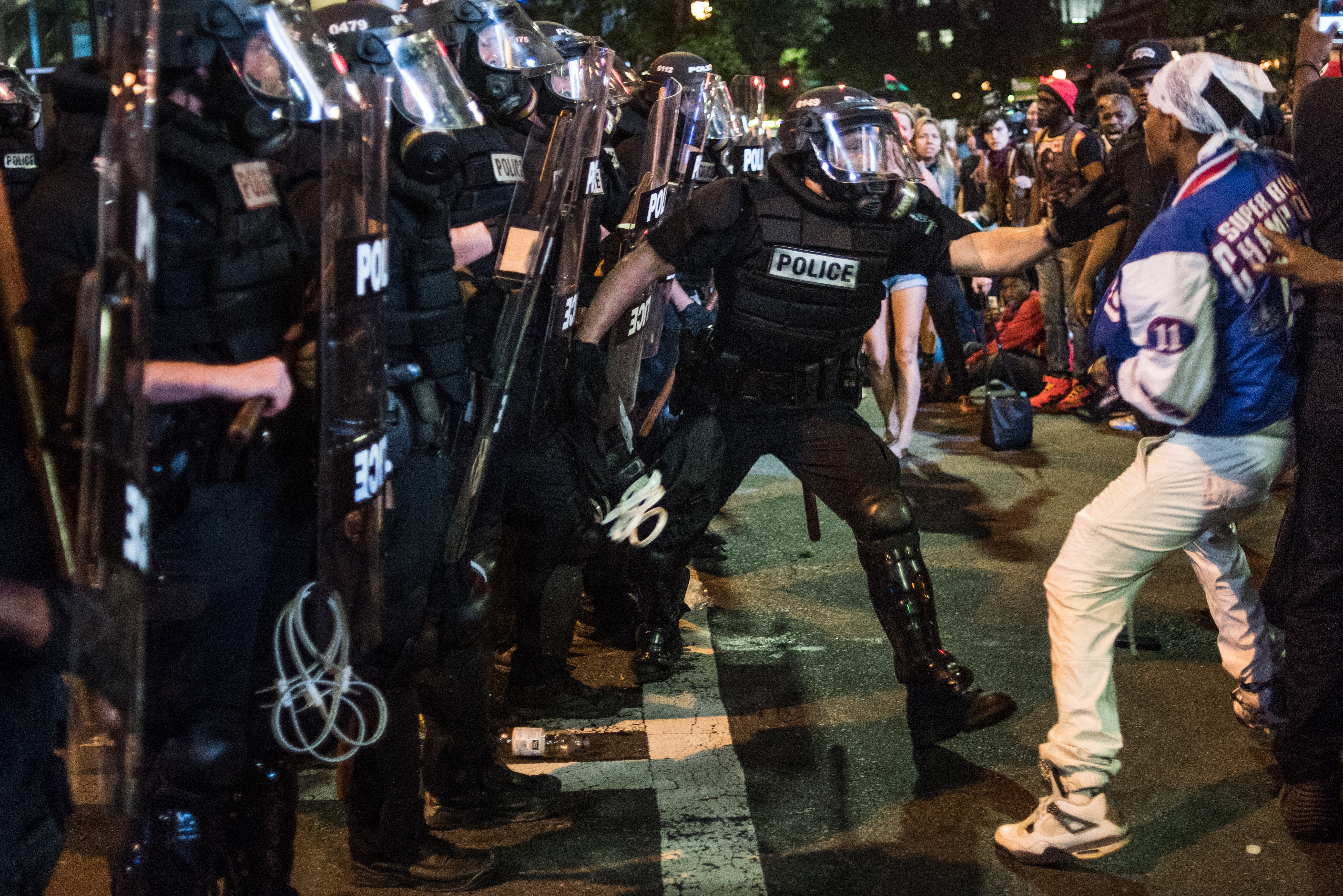 44 Harrowing Photos That Show The Pain & Hope Of The Charlotte Protests
