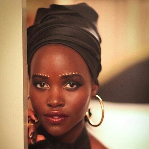 Here's How Lupita Nyong'o's Makeup Artist Created Her Stunning 'Africa-Inspired' Makeup Look