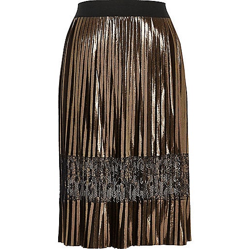 You’ll Love These 10 Pleated Skirts for Fall
