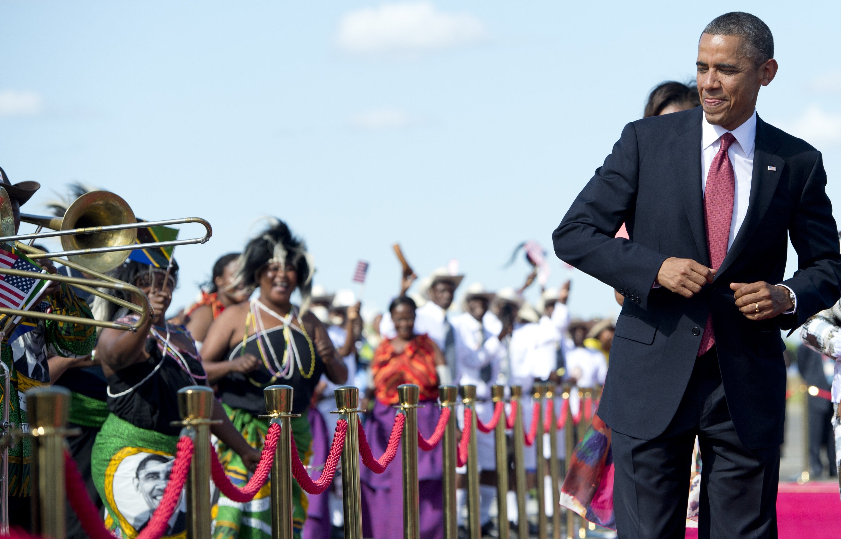 Usher Catches President Obama Turning Up To 'Hotline Bling'
