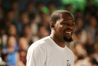 We All Know Kevin Durant Remembers Staring Down Rihanna