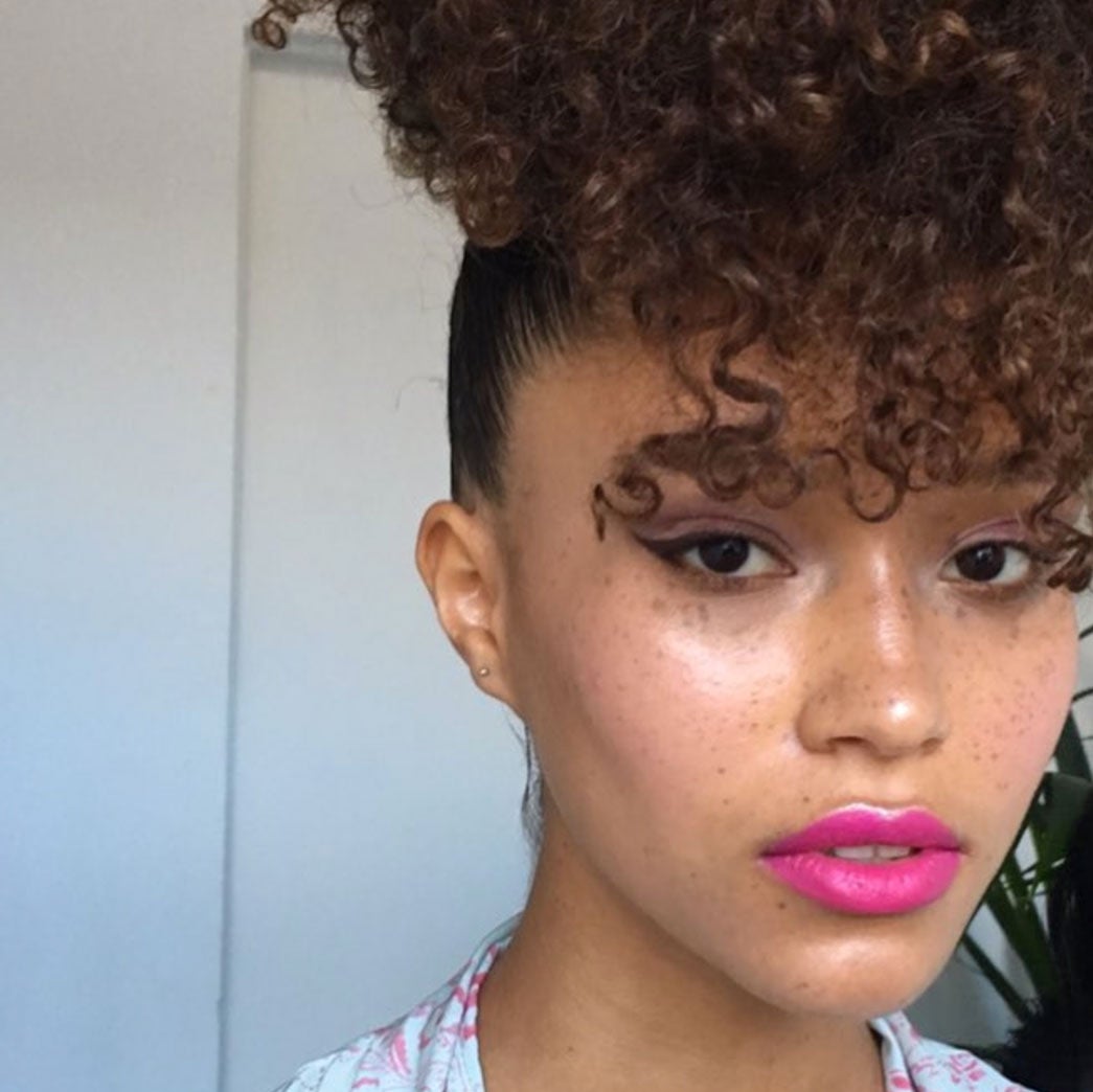 26 Beautiful Black Women Flaunting Their Freckles

