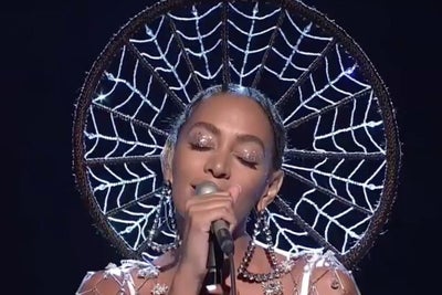 Solange Slays Performances Of ‘Cranes In The Sky’ and ‘Don’t Touch My Hair’ on ‘SNL’