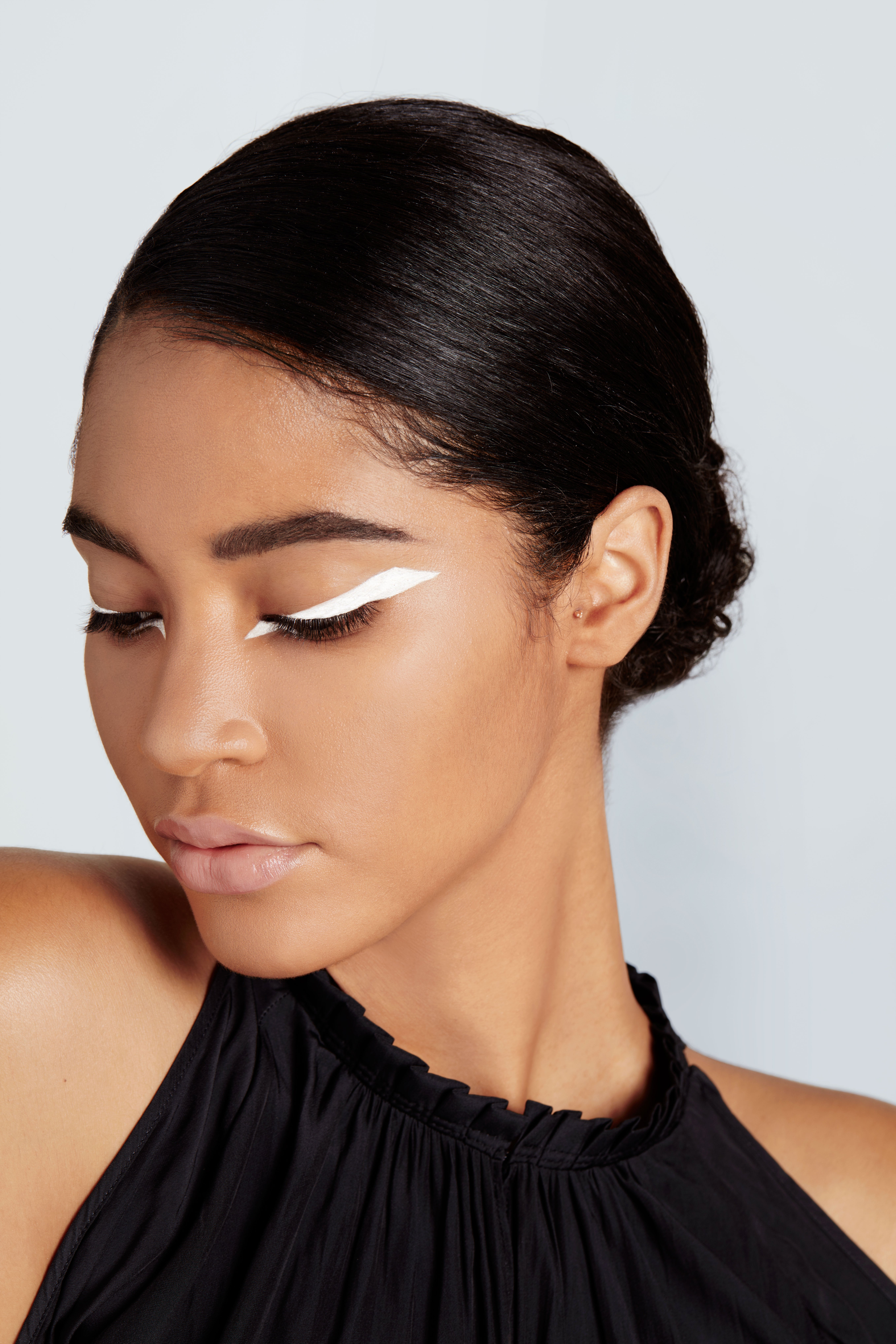 Four Funky Cat Eye Looks That Are Perfect For the Holidays
