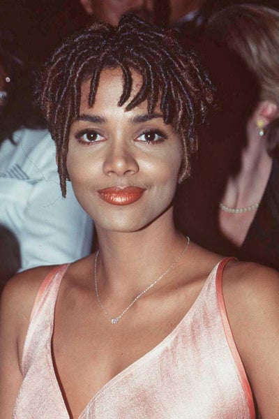 25 Halle Berry Approved Ways To Style Your Pixie Cut
