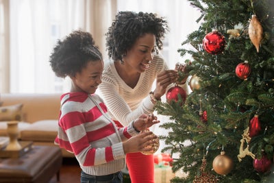 15 Feel Good Holiday Traditions You Should Never Get Over