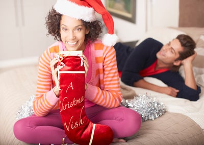 15 Feel Good Holiday Traditions You Should Never Get Over