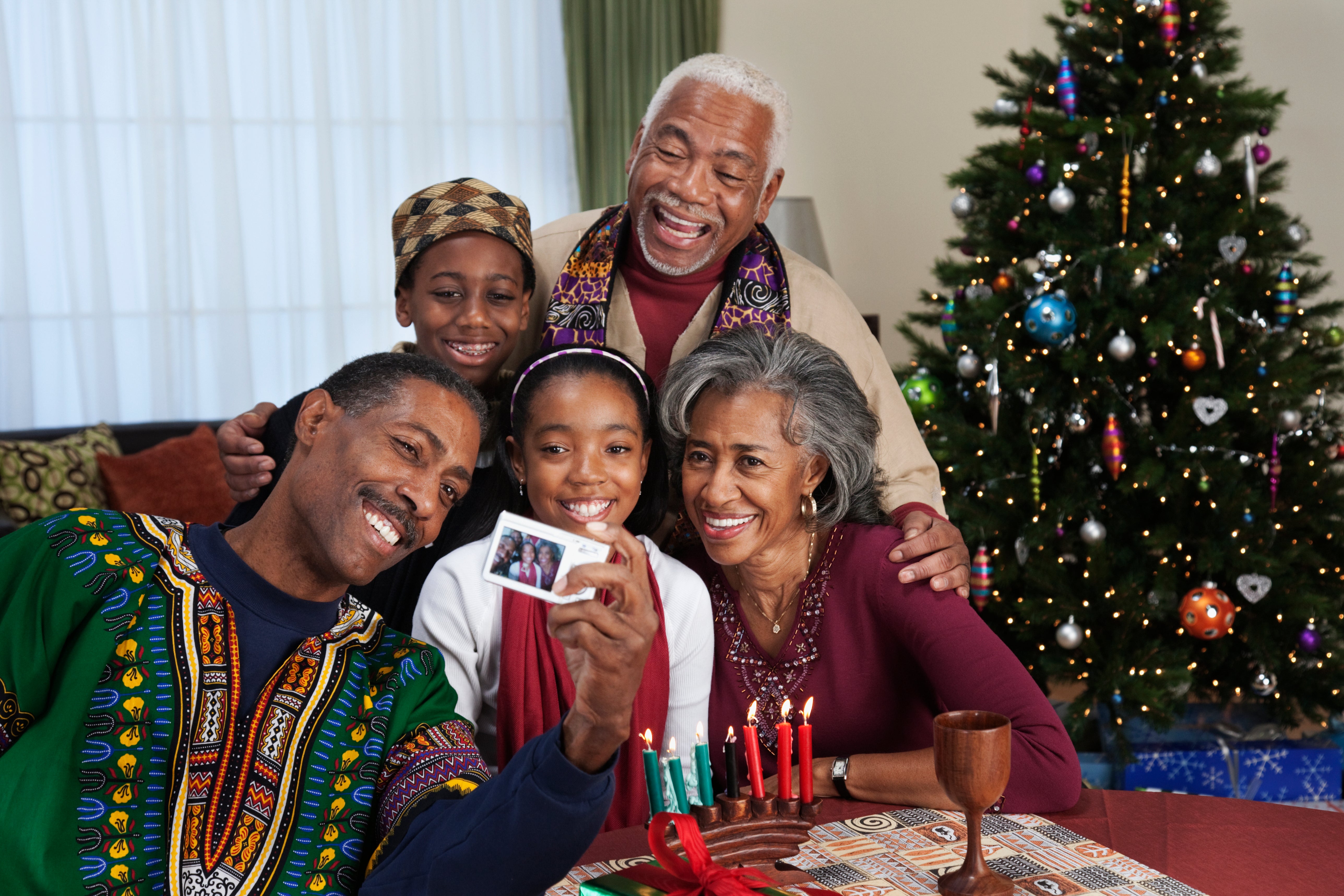 15 Feel Good Holiday Traditions You Should Never Get Over
