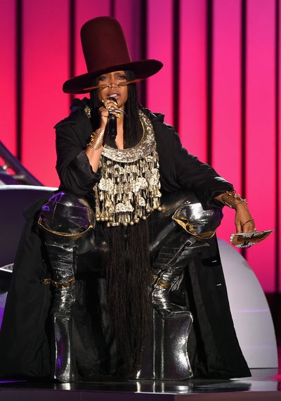 Every Single Outfit Erykah Badu Rocked At The 2016 Soul Train Music Awards