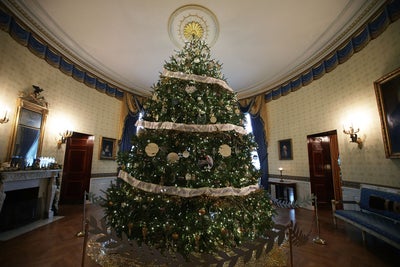 Michelle Obama Decks the White House Halls One Last Time