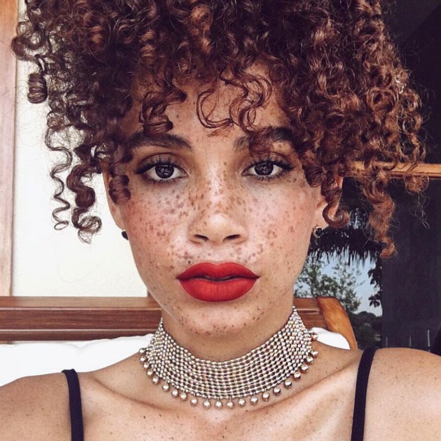 26 Beautiful Black Women Flaunting Their Freckles
