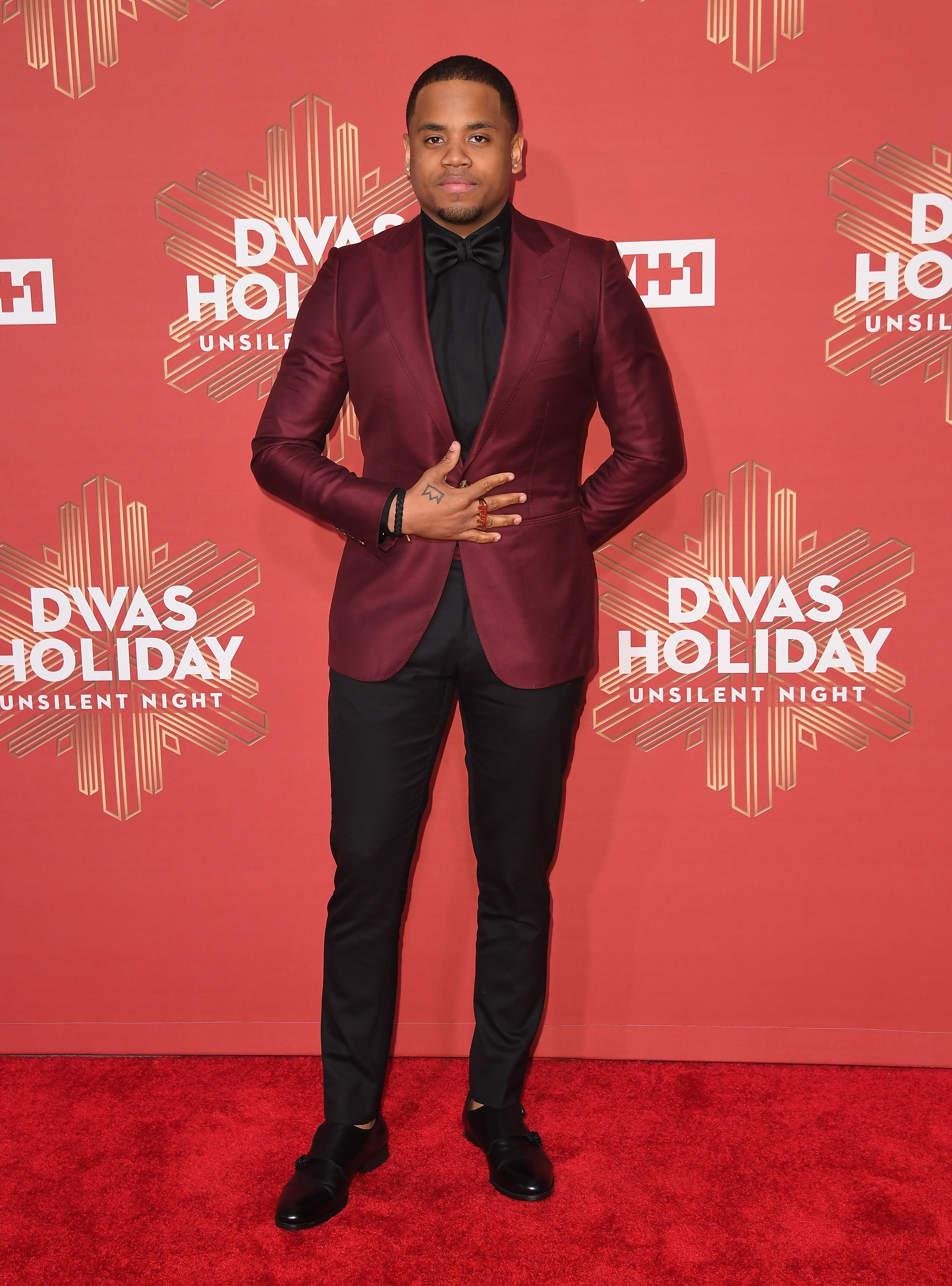 See the Show-Stopping Looks That Lit Up The VH1 Divas Holiday Red Carpet
