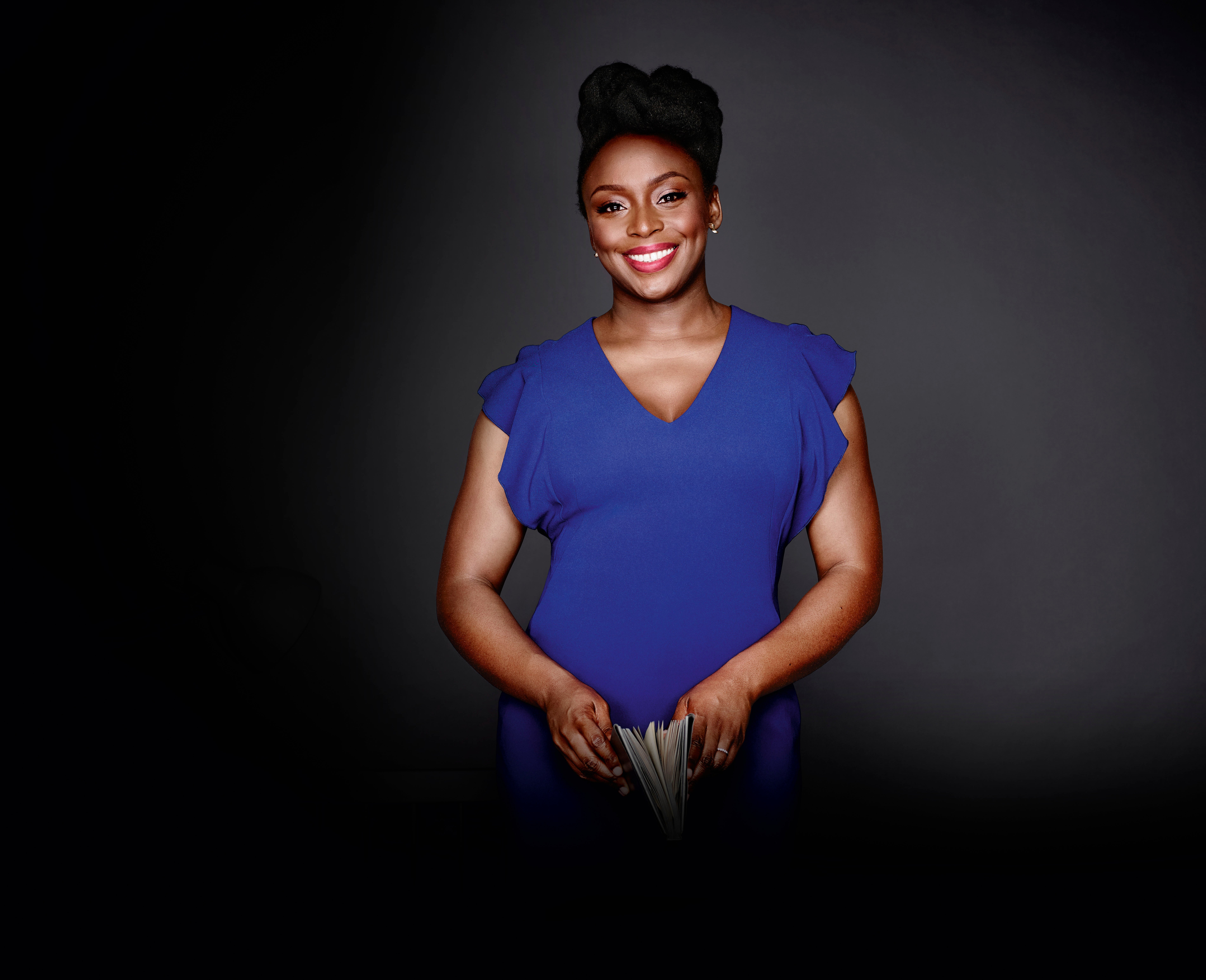 Chimamanda Ngozi Adichie Gives Perfect Answer When French Journalist Asks If Nigeria Has Bookstores
