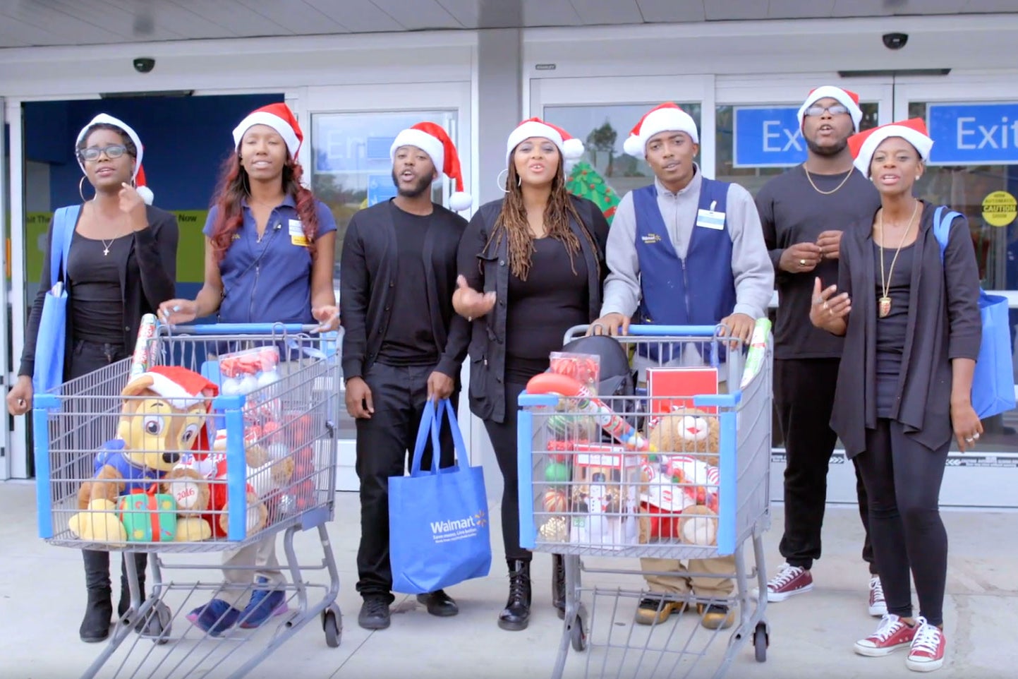 SPONSORED: Surprise! Local Shoppers Receive a Lovely Gift of Cheer
