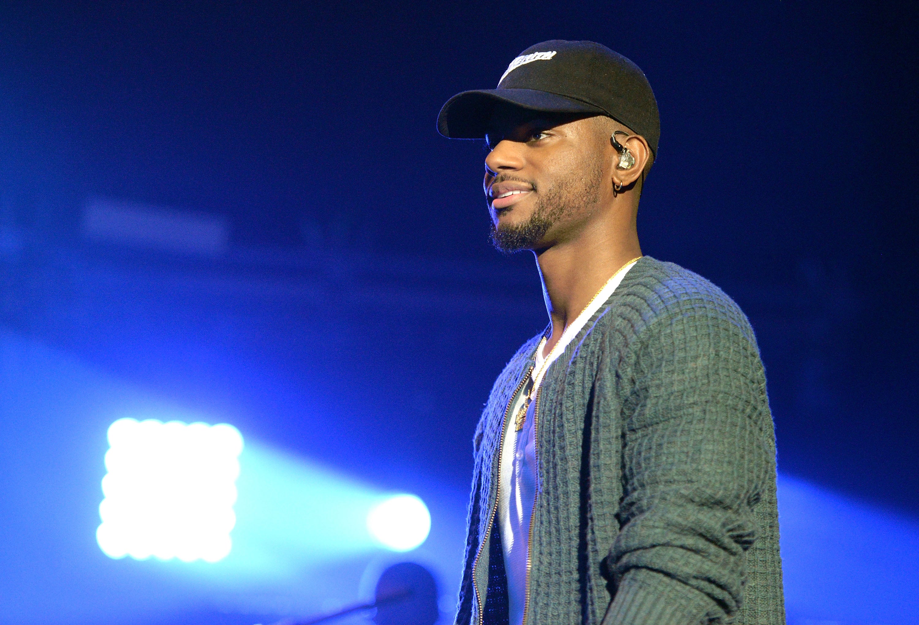 Bryson Tiller Paying For Customers Groceries In Louisville Just Gave Us Extra Holiday Cheer
