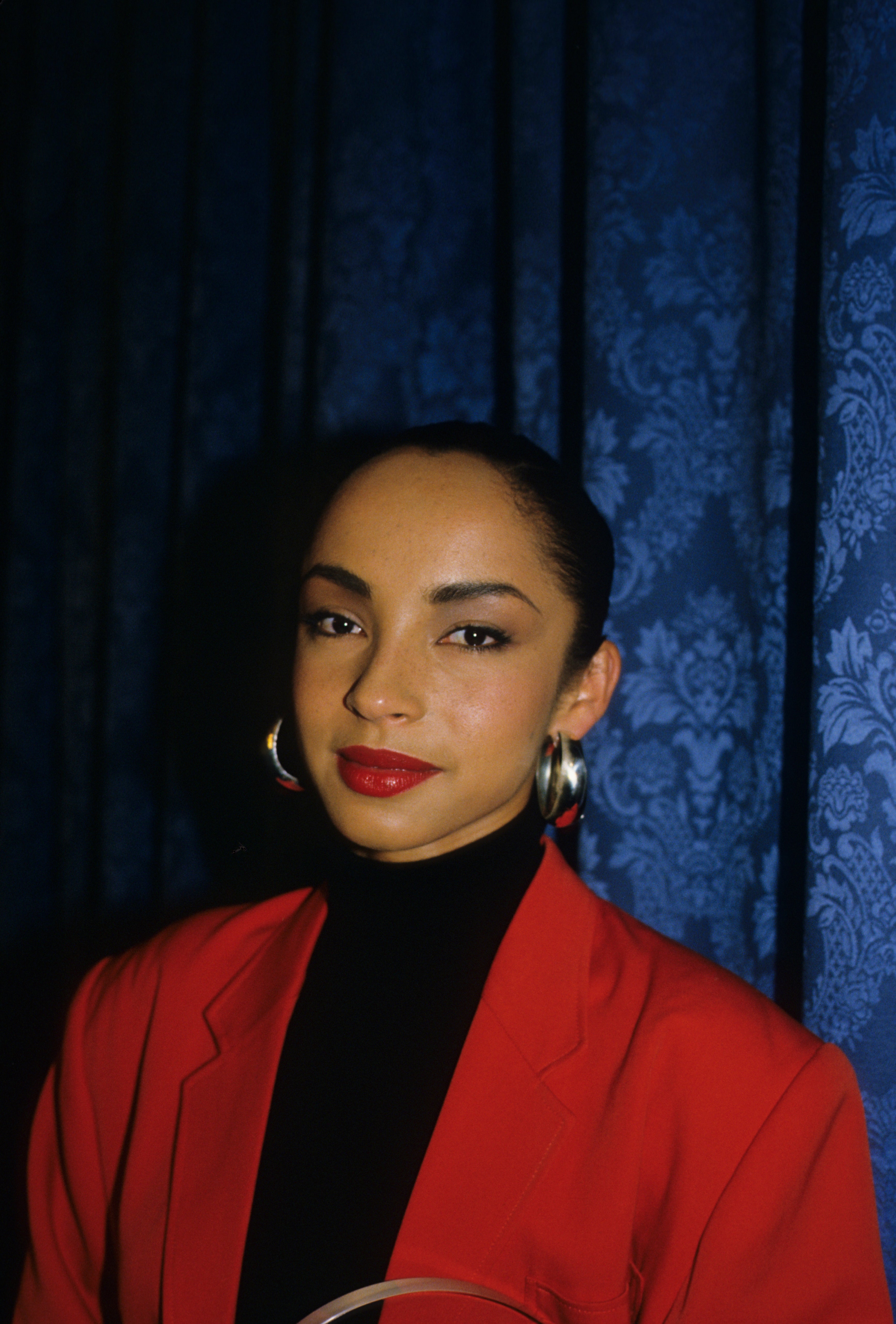 A Look at Sade’s Effortlessly Cool Style