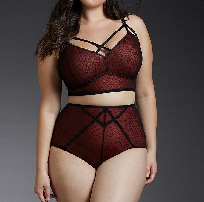 7 Sizzling Plus-Size Lingerie Pieces for Valentine's Day
