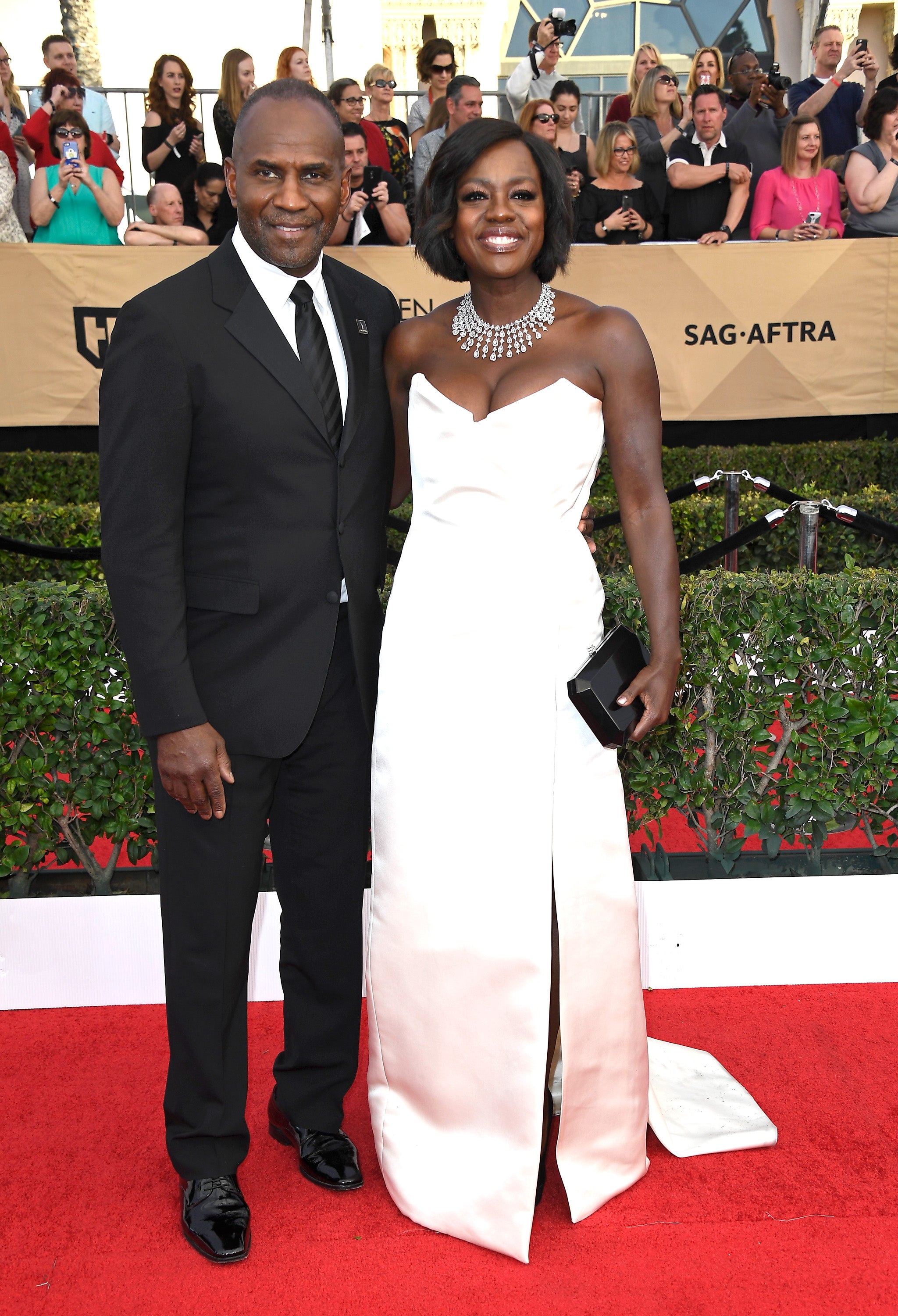 You Have to See These Jaw-Dropping Looks From the 2017 SAG Awards Red Carpet

