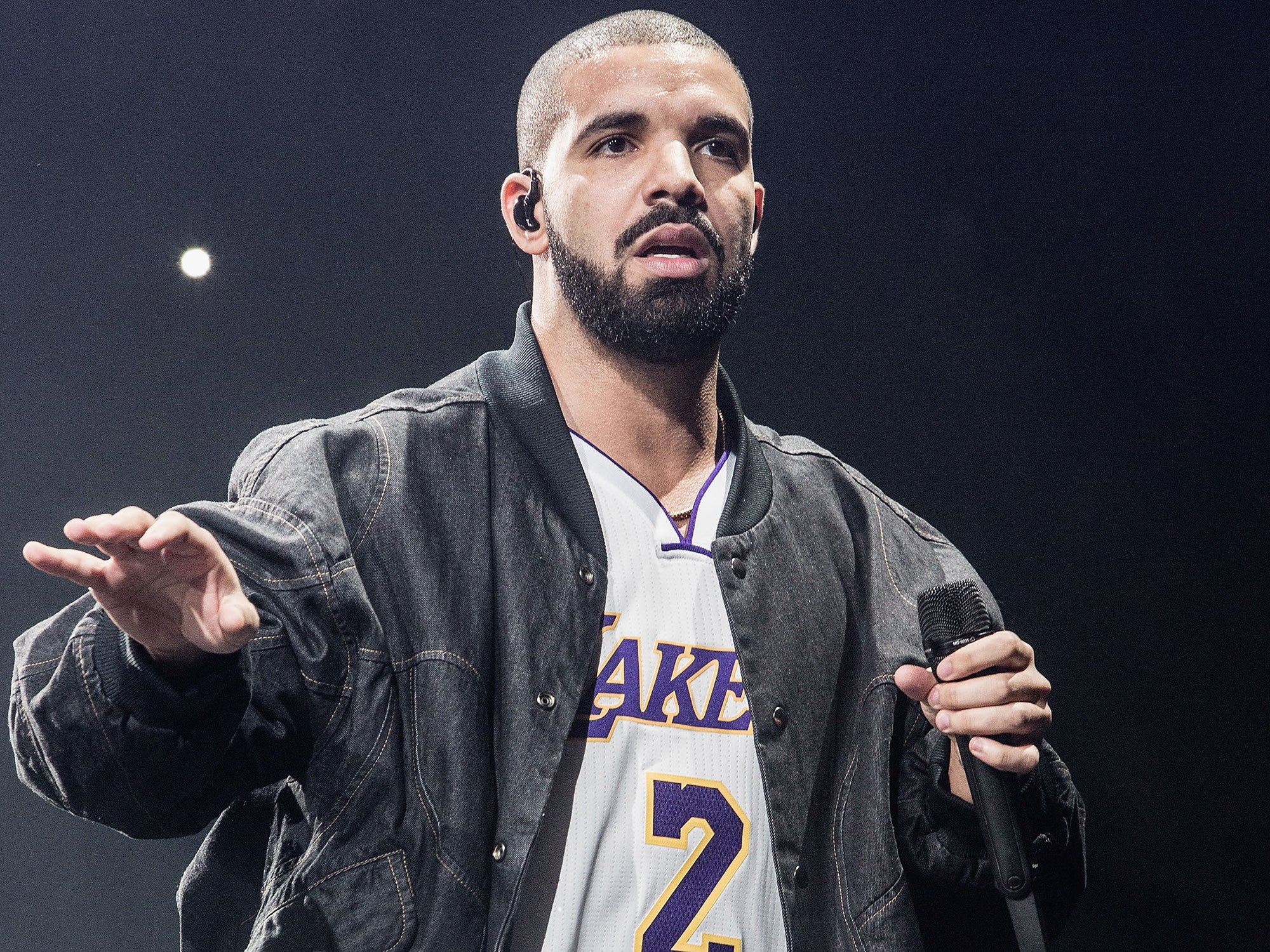 Drake Responds to Rumors He Asked a Fan to Remove Her Hijab: 'I Am Being Utilized in a Fake Media Story'
