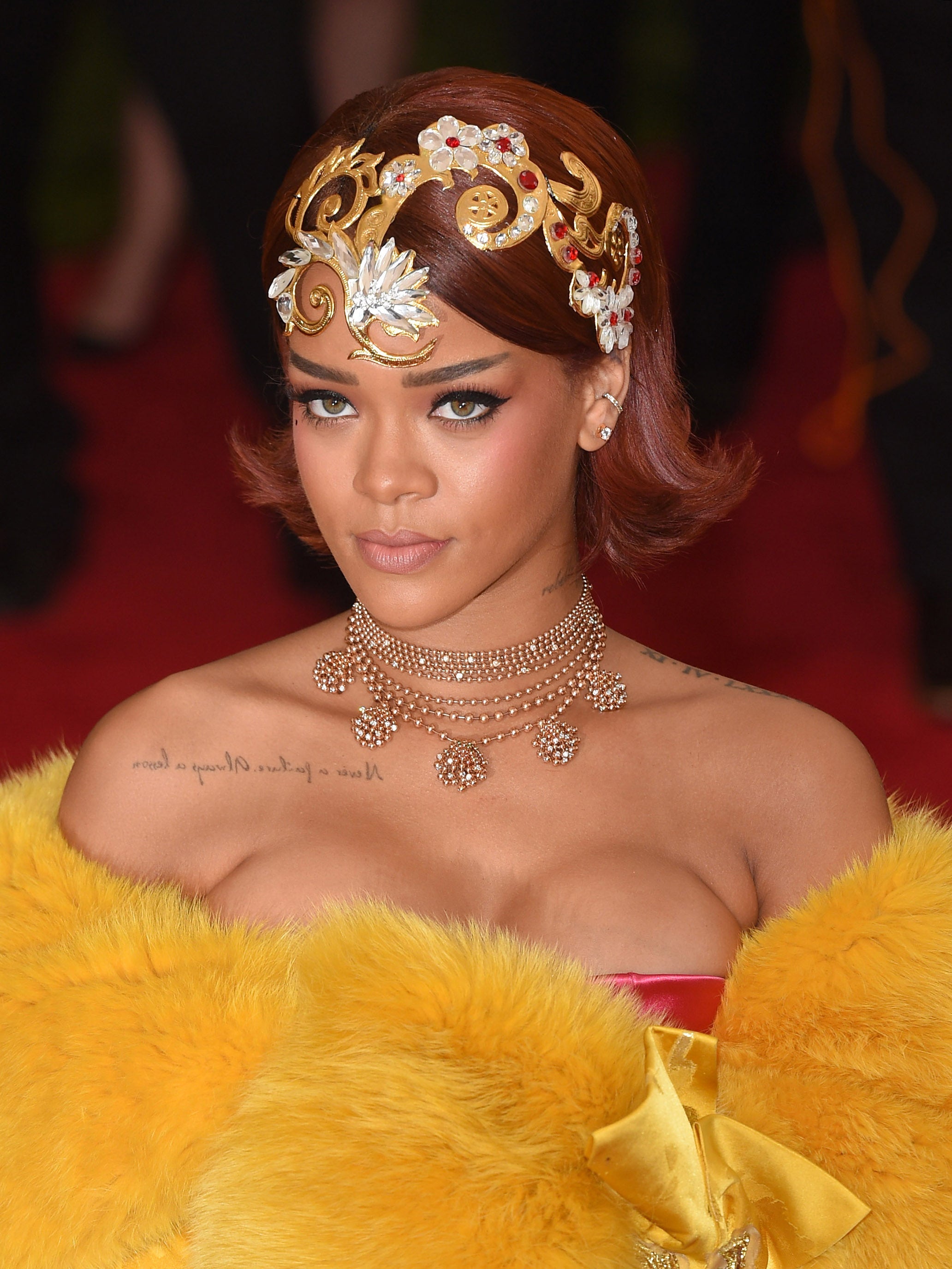 Celebrity Women Wearing Headpieces Fit For A Queen
