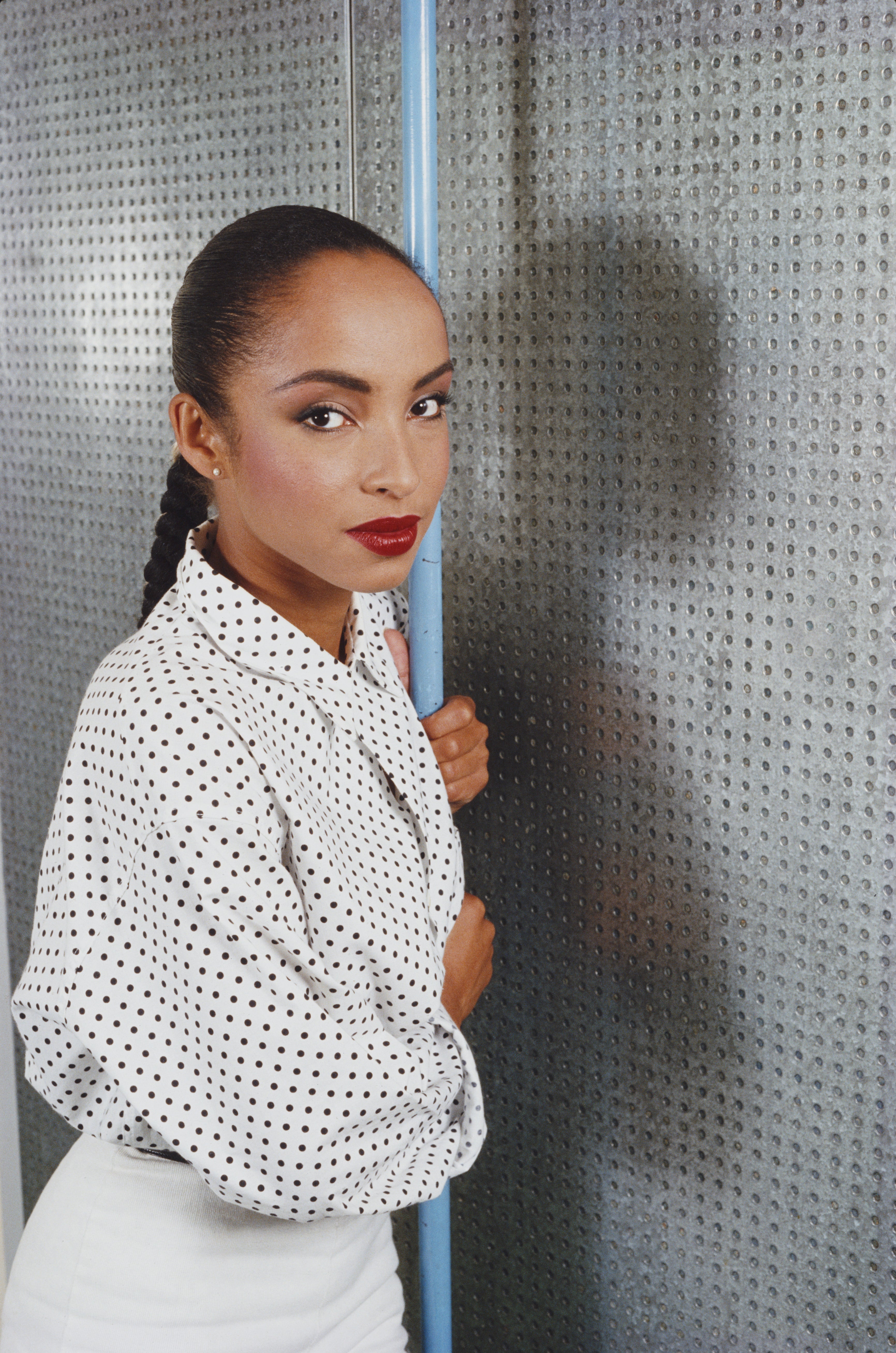 Sade Definitely Taught Black Girls How To Wear Red Lipstick
