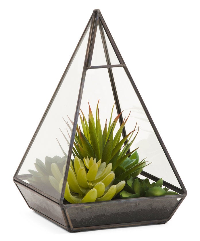 10 Home Decor Items That Bring Spring Indoors
