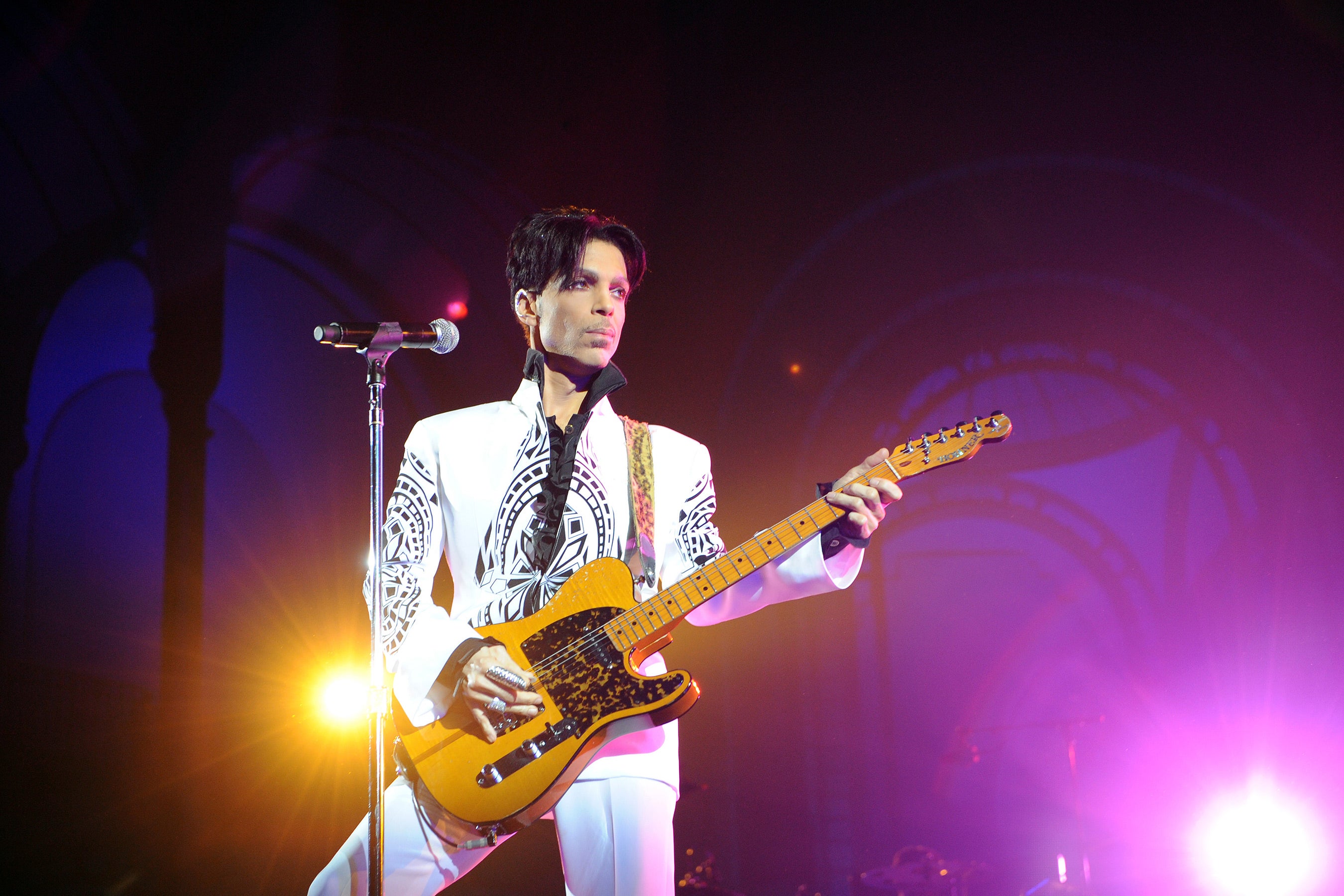 Prince's Siblings Named As Heirs To His $200 Million Estate
 
