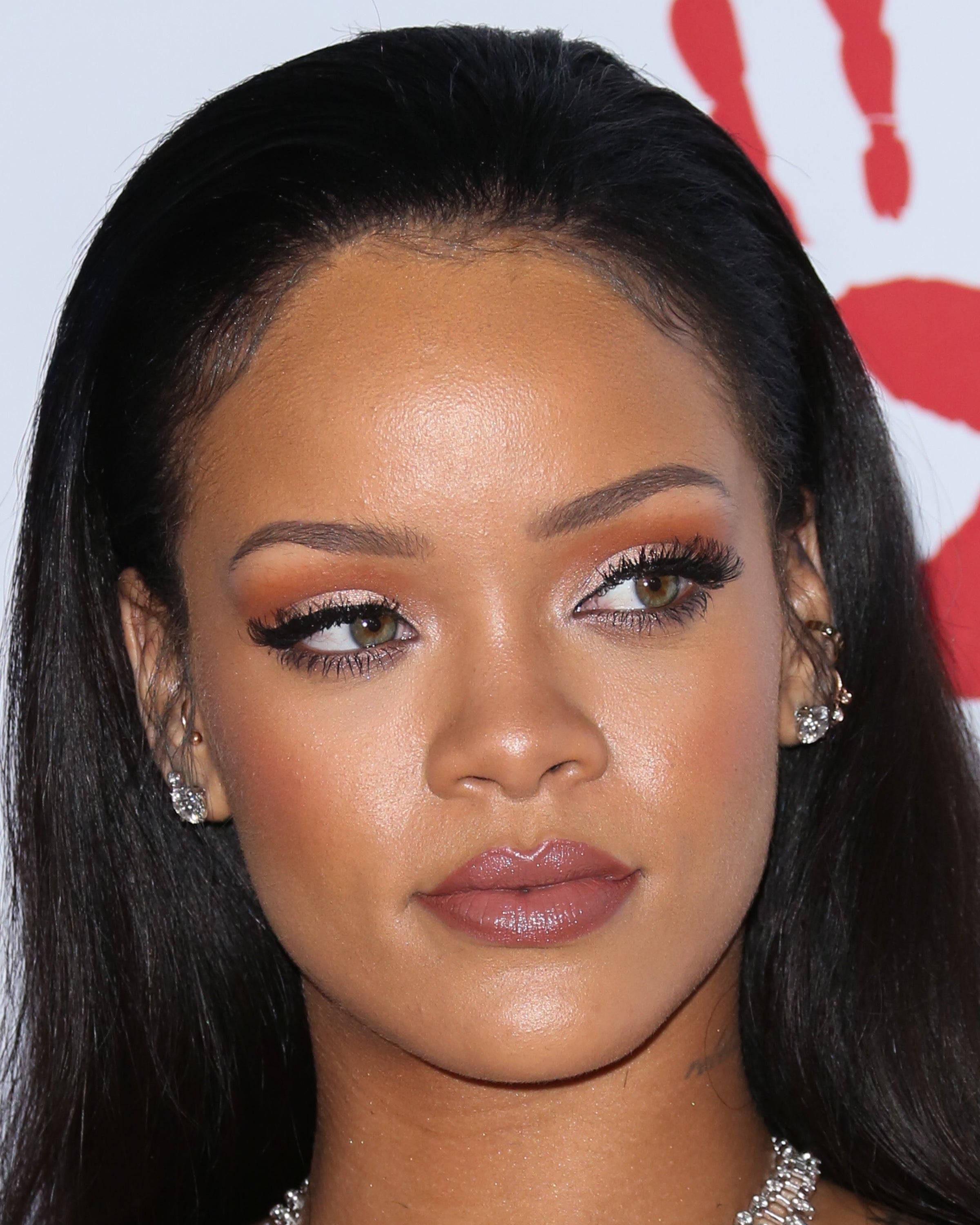 21 Celebrities Who Give Us Serious Eyebrow Envy