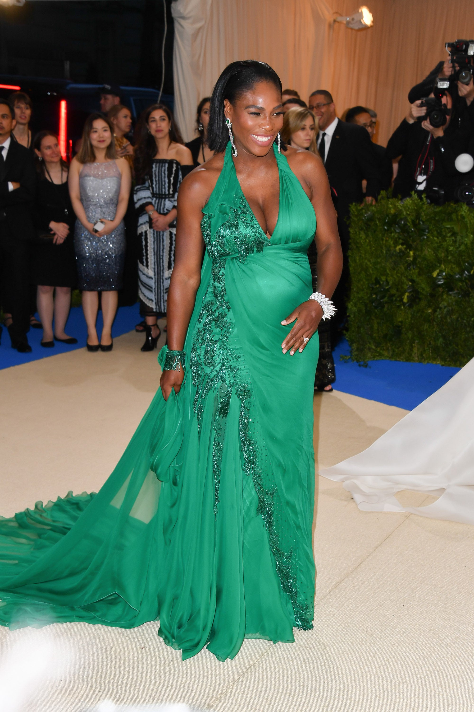 12 Glam Mommy-To-Be Style Moments We Can't Stop Gushing Over
