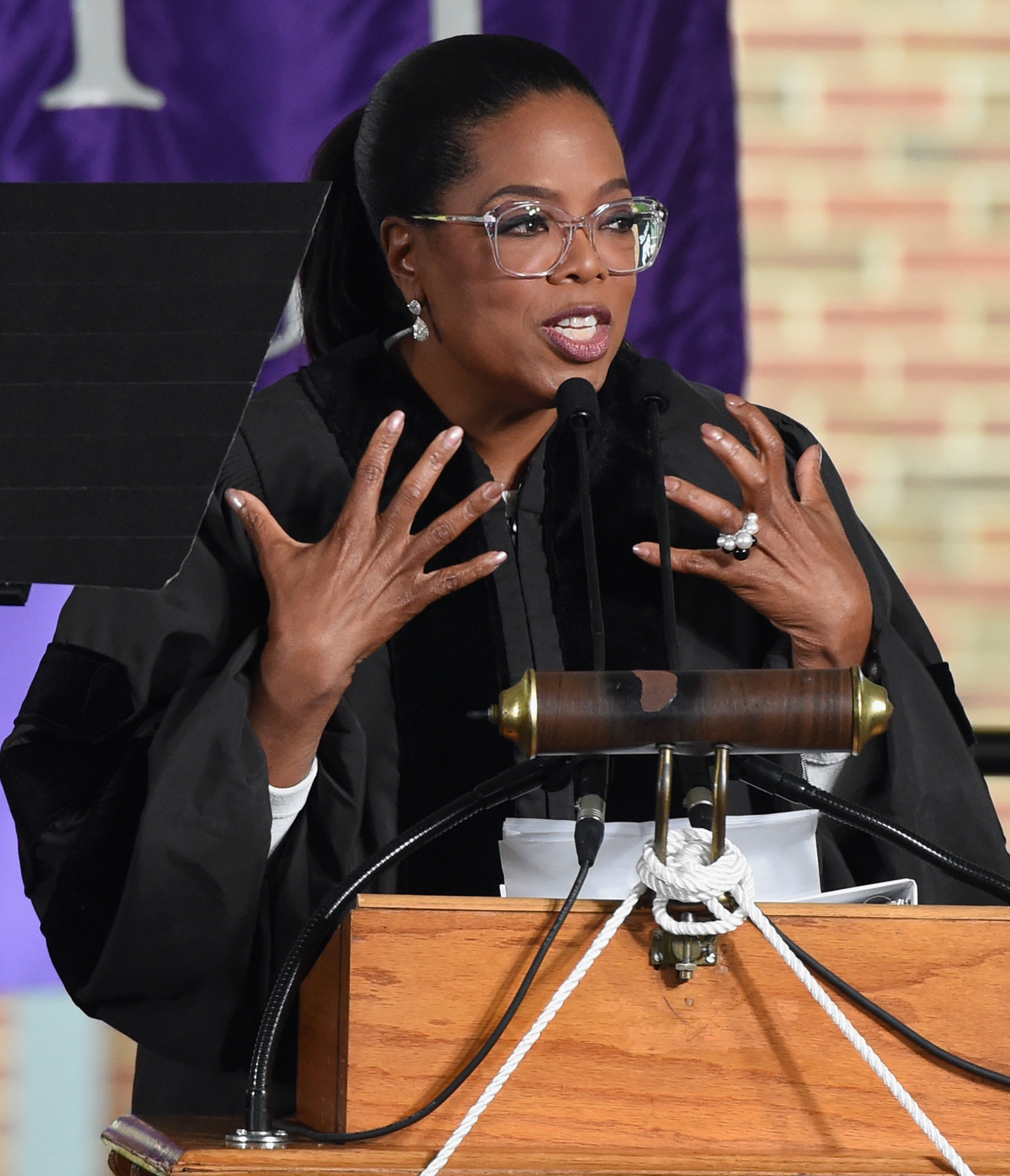 Oprah Winfrey Blessed Agnes Scott College Graduates With Practical Words Of Wisdom

