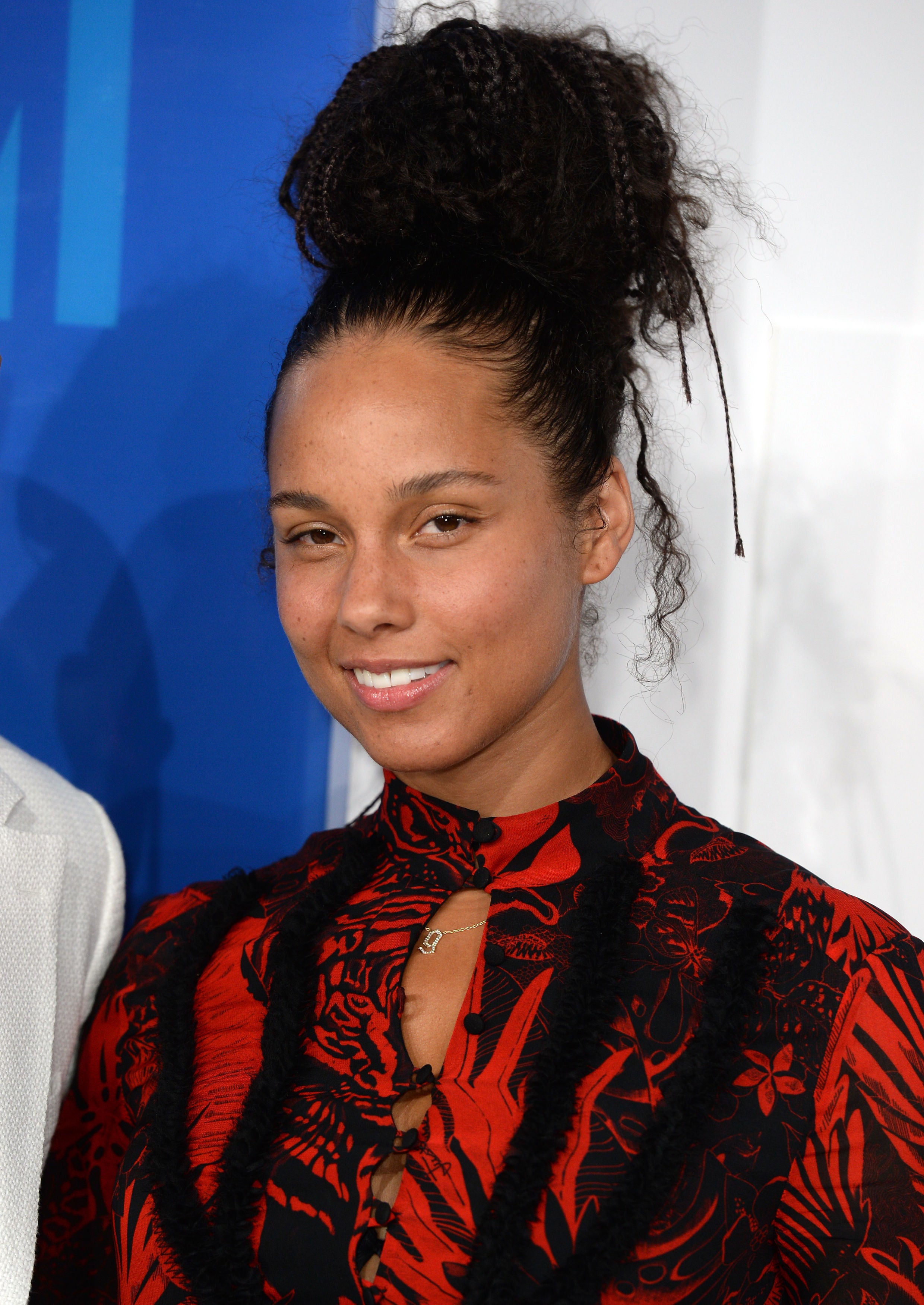 Alicia Keys' Hairstylist Shows You How To Recreate Her Braided Topknot