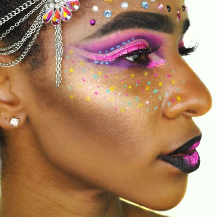 20 looks de maquiagem de carnaval que têm tudo a ver com detalhes
