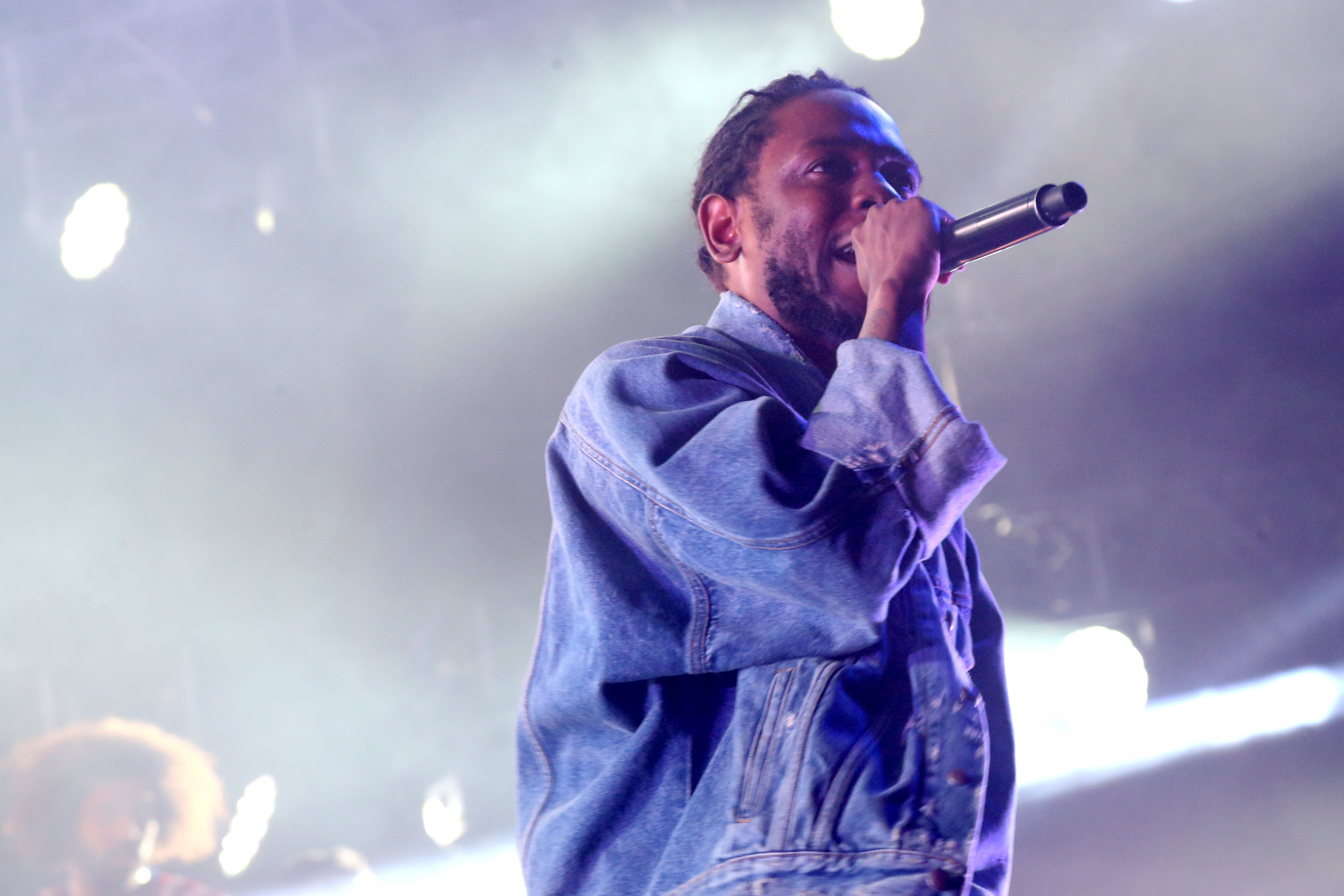 Kendrick Lamar Debuts Bloody 'ELEMENT.' Video
