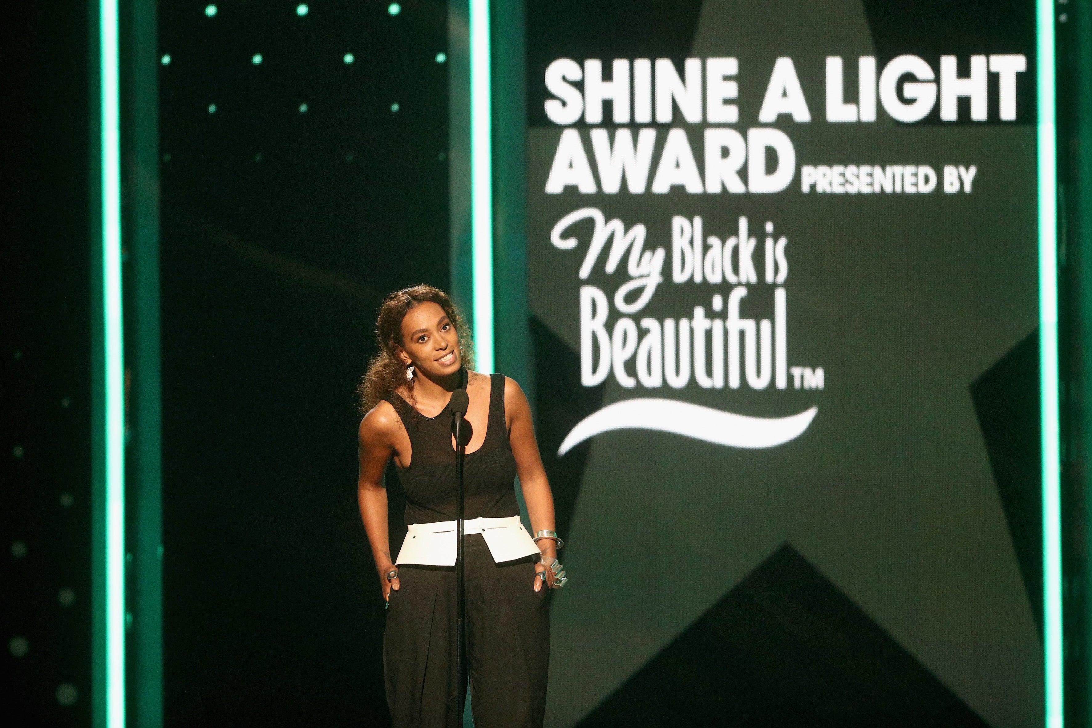 Solange Honoring Women's March Co-Chair Tamika Mallory At The BET Awards Is A Must-See Moment
