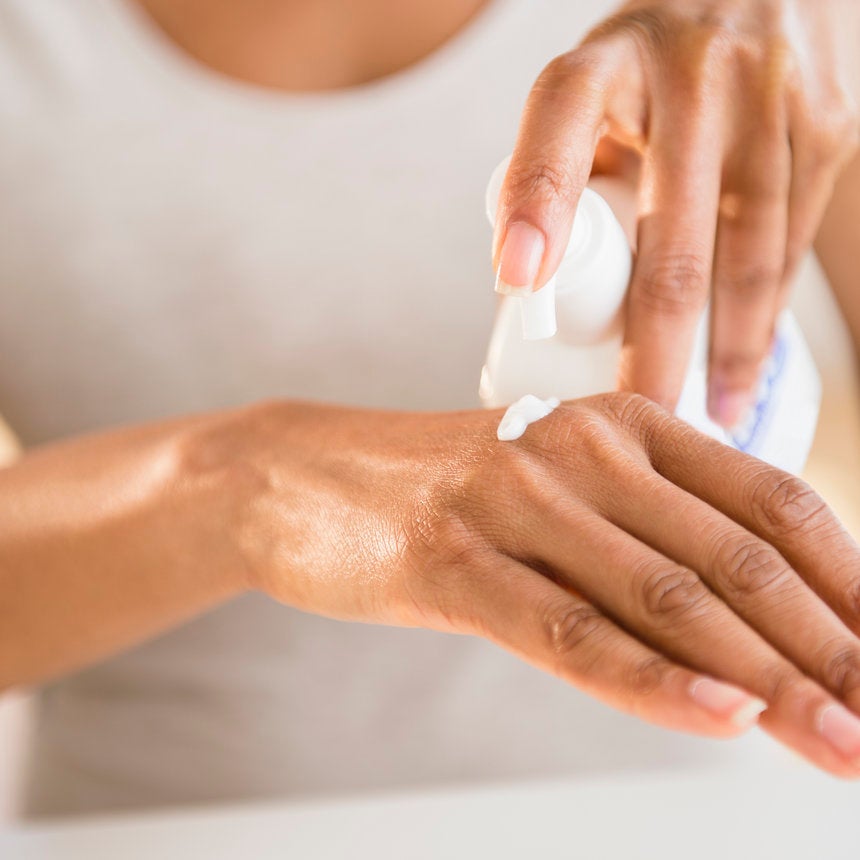 These Are The Spots Most People Miss When Putting On Sunscreen, And It's Actually Pretty Dangerous
