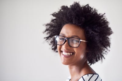 3 Easy Tests That Will Help Determine Your Hair’s Porosity