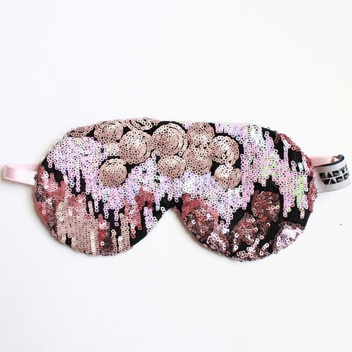 Dope Stuff On My Desk: Everything You Need To Jetset Like a Real Glamour Girl
