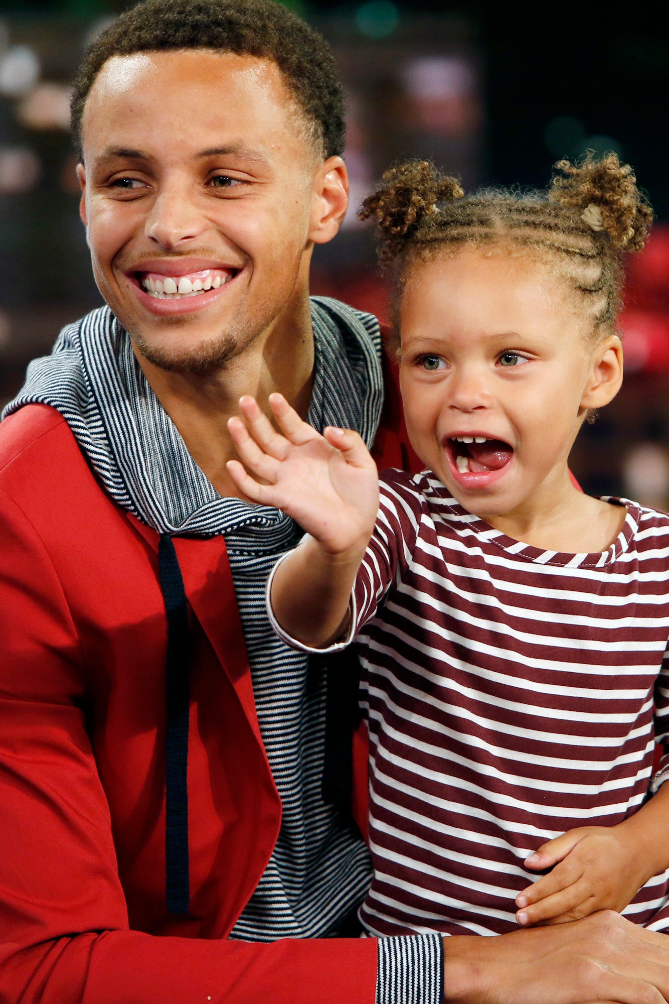 Train Them Up: Riley Curry Gets Her First Hair Trim From Grandma
