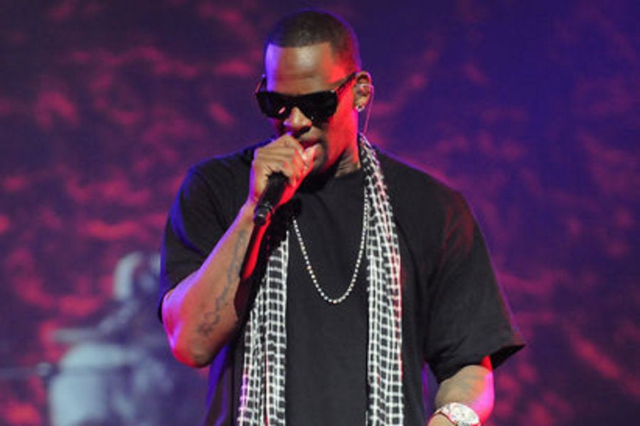 7 Things We Learned About R Kelly From Buzzfeed's Article On His ...