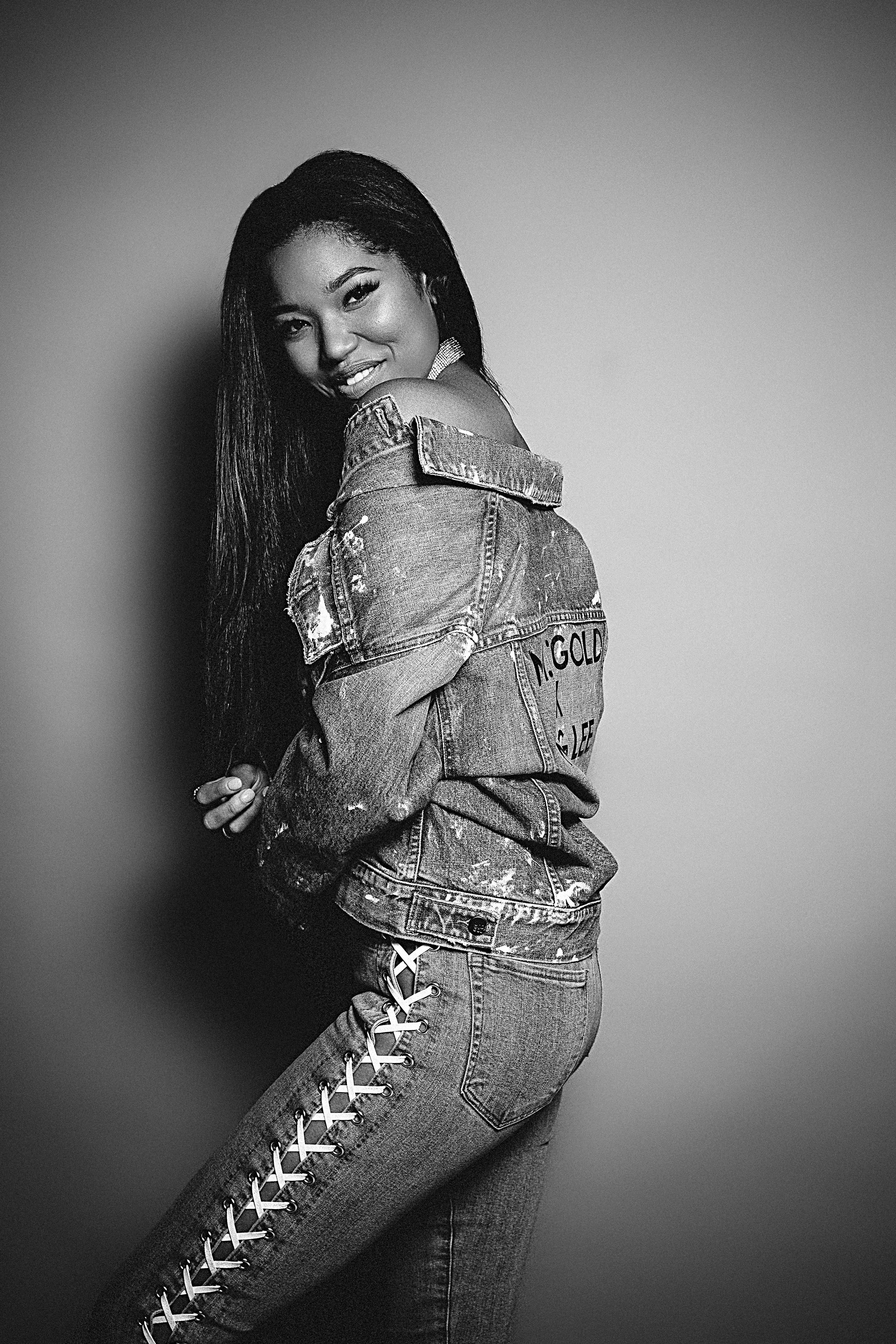 Ming Lee Simmons Looks Like A Modeling Pro In Shoot For Galore Magazine
