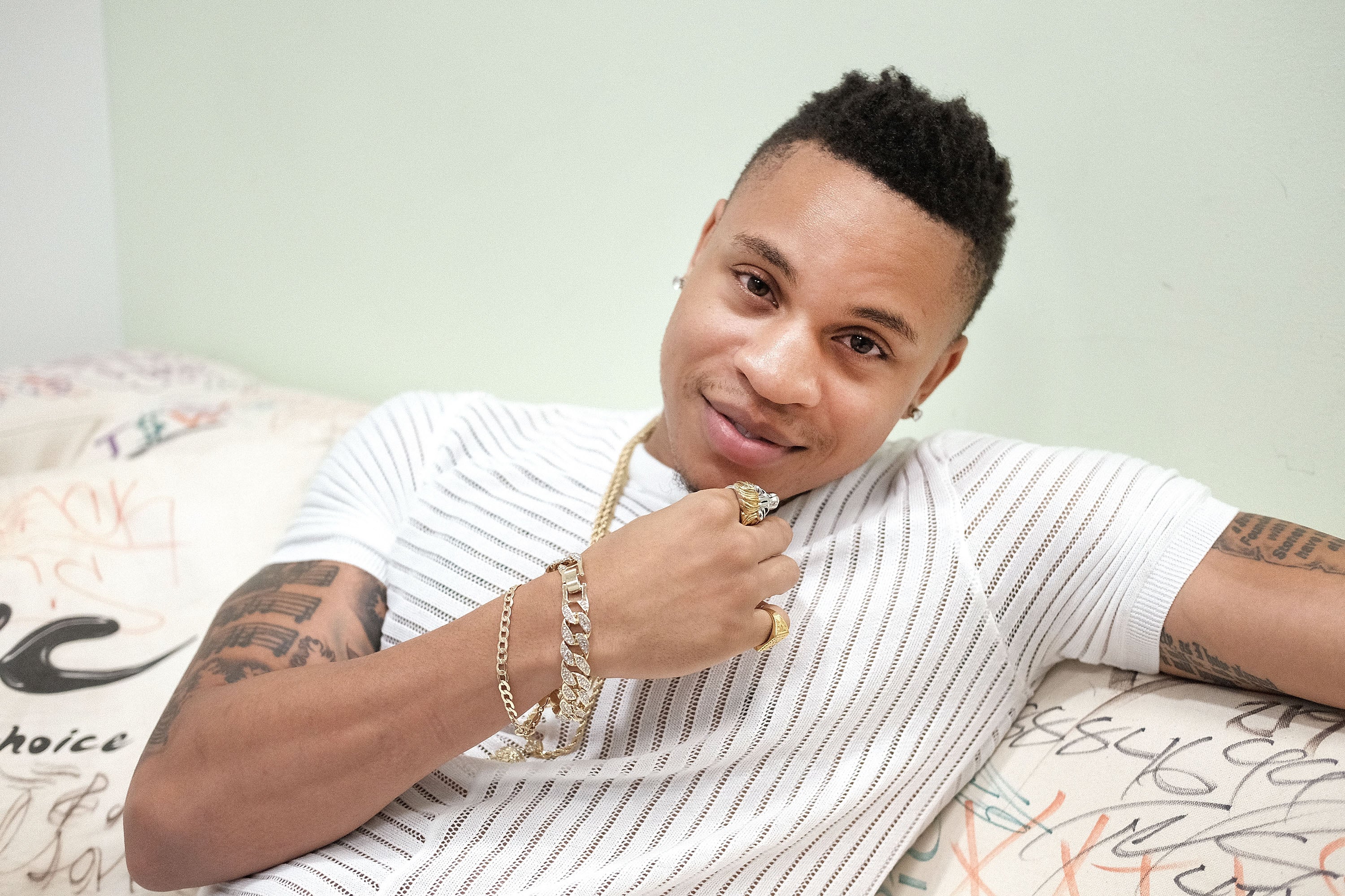 'Power' Star Rotimi May Play A Messy Criminal Onscreen, But This Video Proves He's Smooth AF
