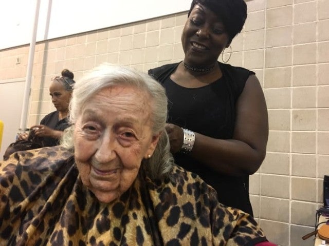 A Group of Volunteer Hairstylists Came Together to Pamper Hurricane Harvey Evacuees
