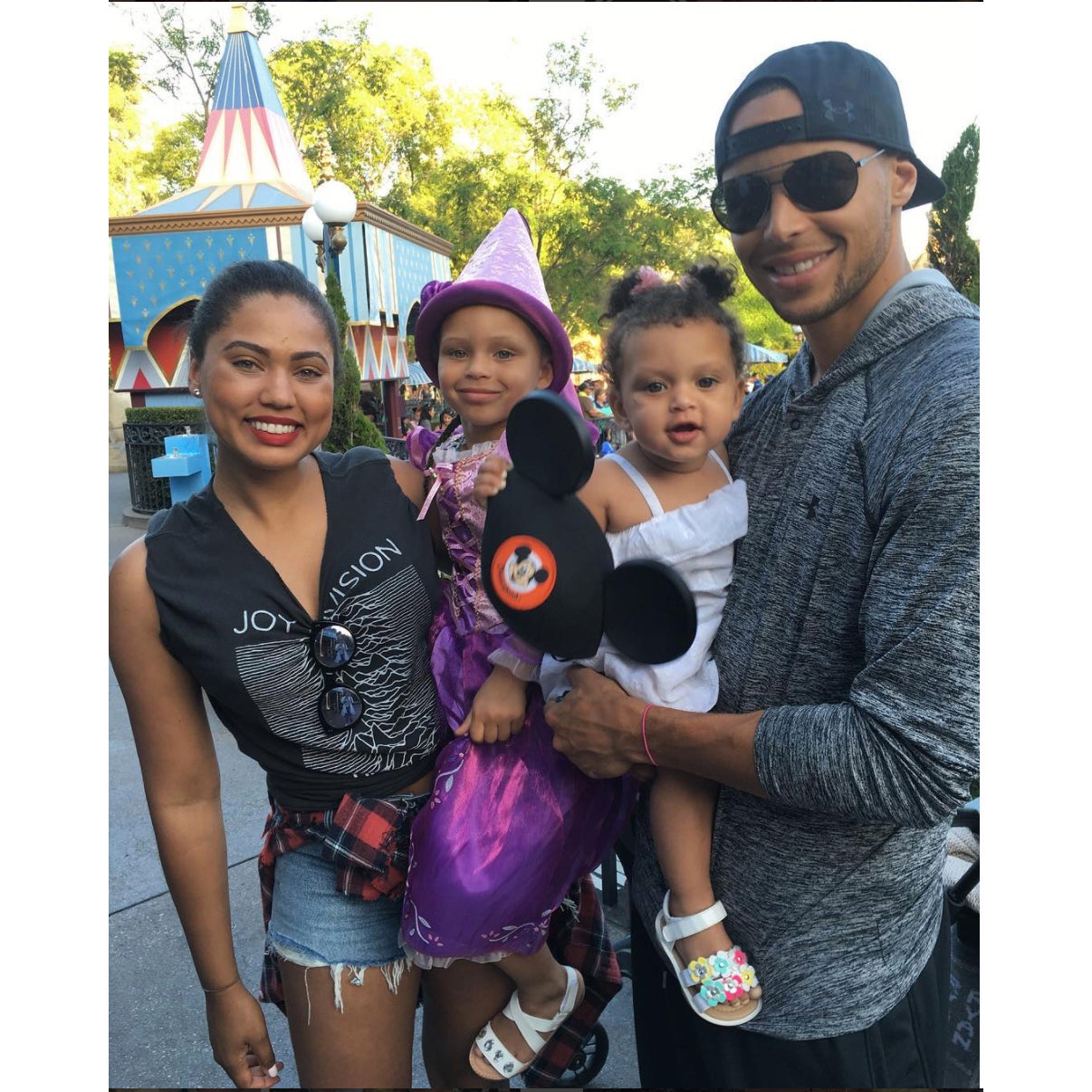 STEPHEN CURRY AND AYESHA CURRY'S DAUGHTER, RILEY, IS A BUDDING STAR