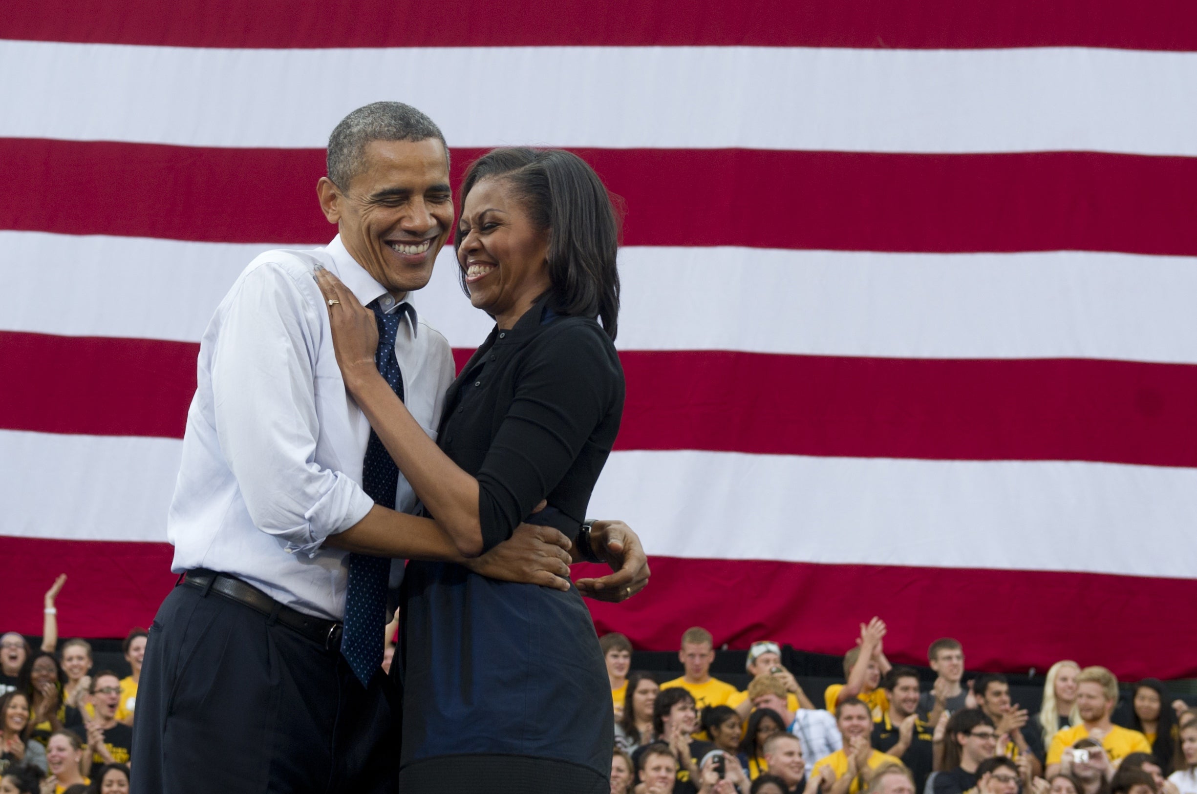 25 Of The Sweetest Photos From Barack And Michelle Obama's 25 Year Marriage
