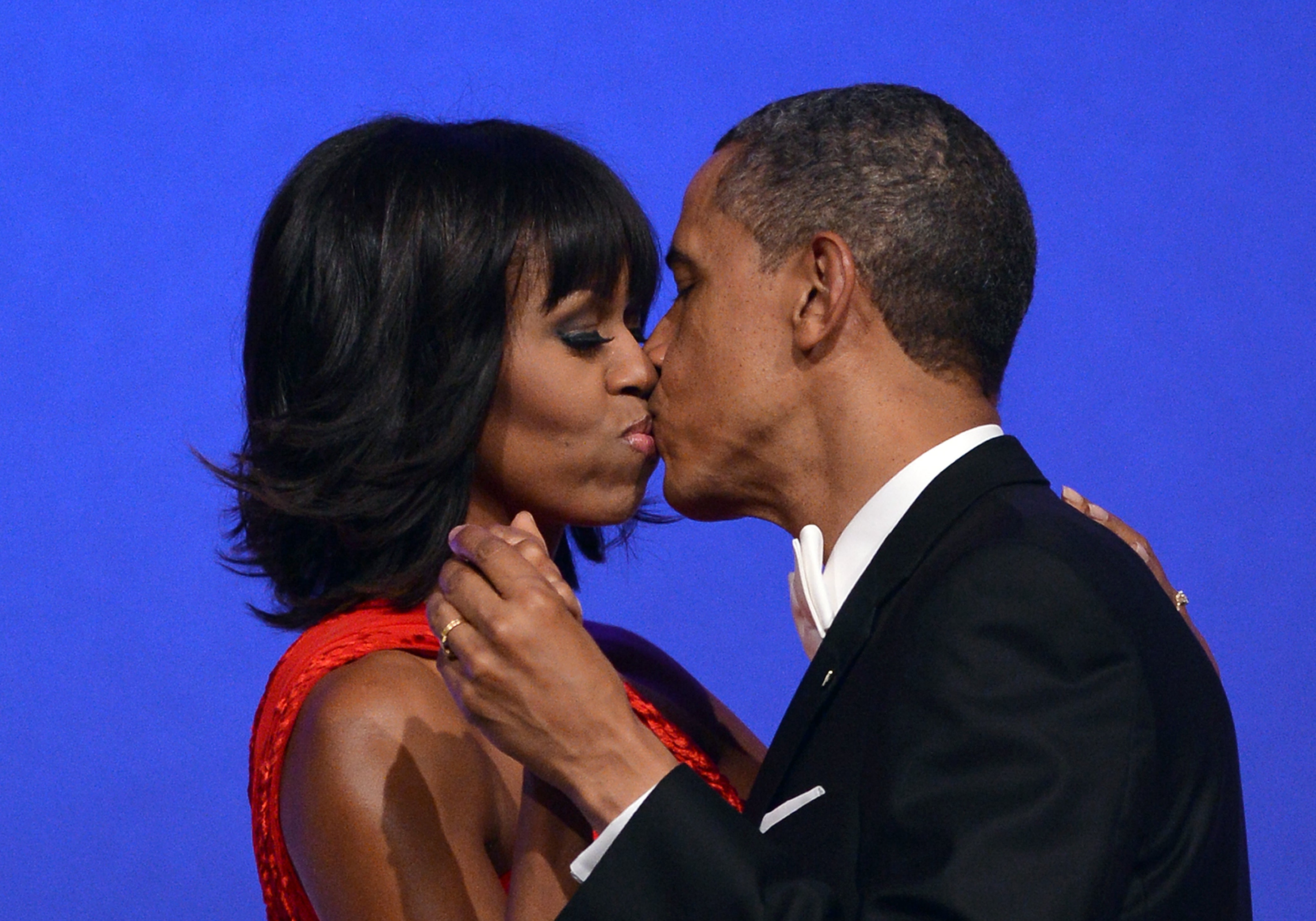 25 Of The Sweetest Photos From Barack And Michelle Obamas 25 Year Marriage Essence image